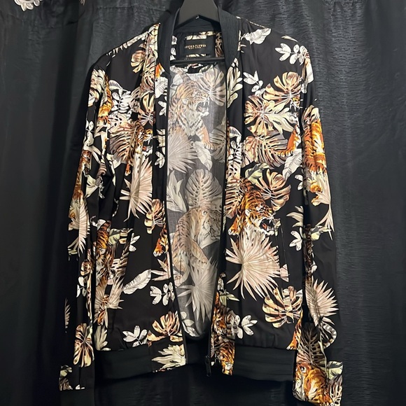 Tiger print Jacket - Picture 3 of 4